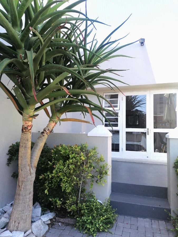 Conifer Beach House Port Elizabeth Kültér fotó